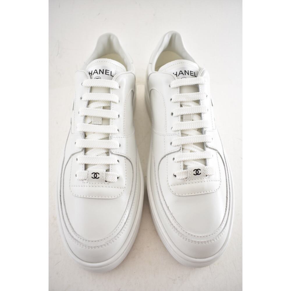 Chanel 25B White Calfskin Leather CC Logo Tie Flat Runner Trainer Sneaker 42 - Picture 11 of 16